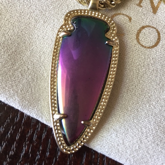 Kendra Scott Iridescent Black Shaylee Arrowhead Necklace - Picture 7 of 14